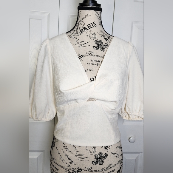 Lush Women's Cream Crop Top Size M NWT - Picture 2 of 9